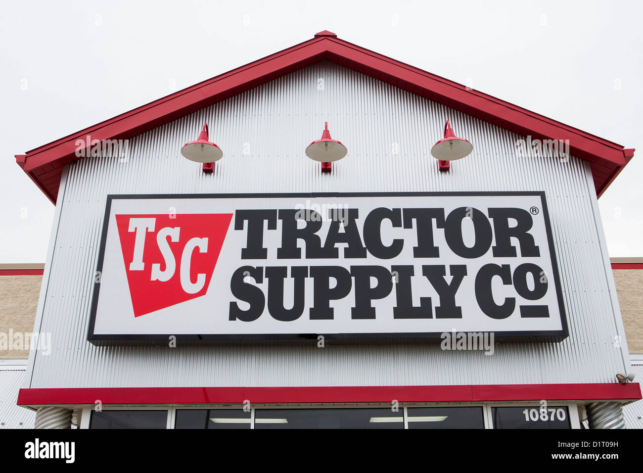 Un trattore Supply Company Store. Foto Stock