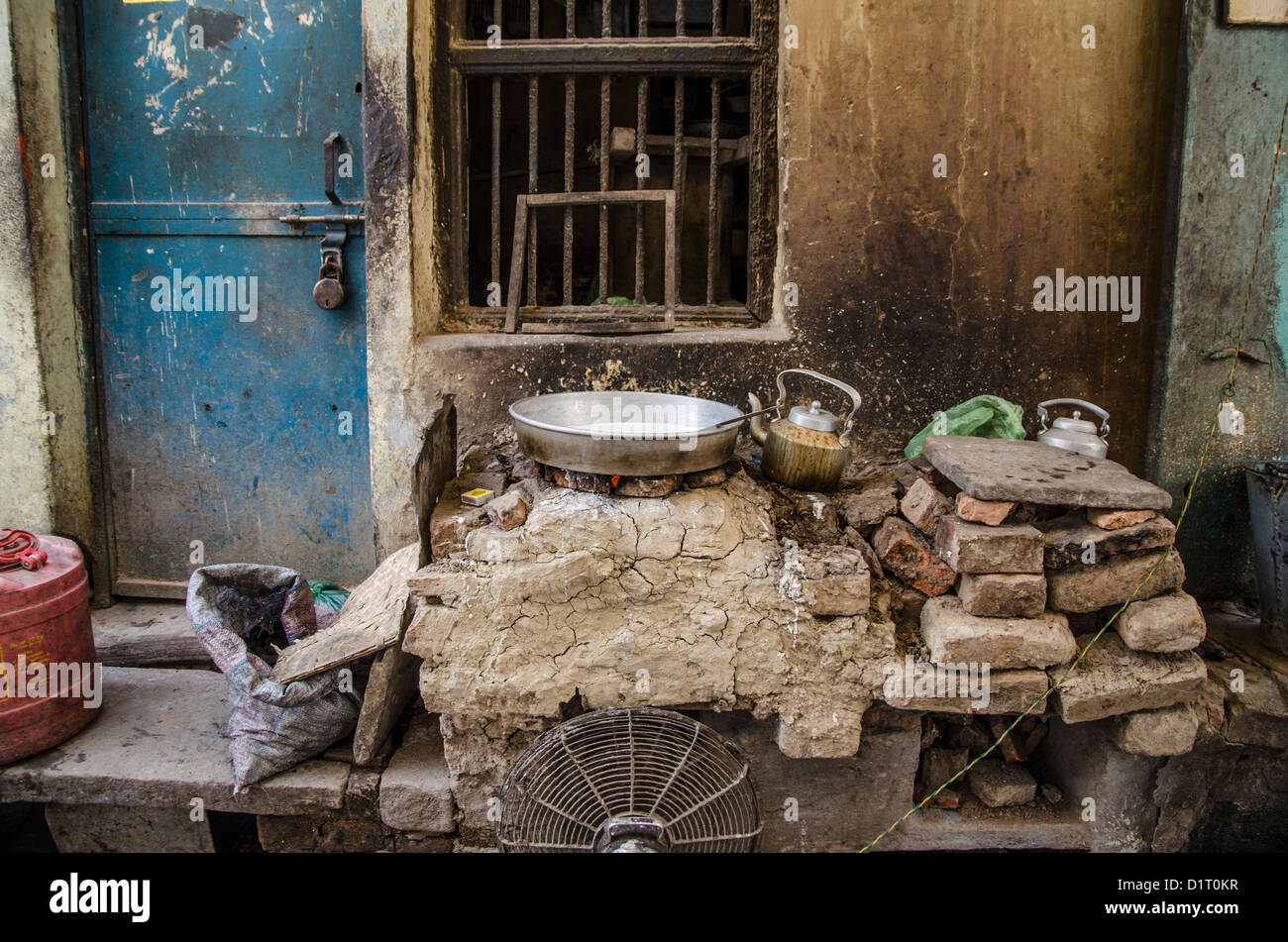 Cucina di strada di Varanasi, India Foto Stock