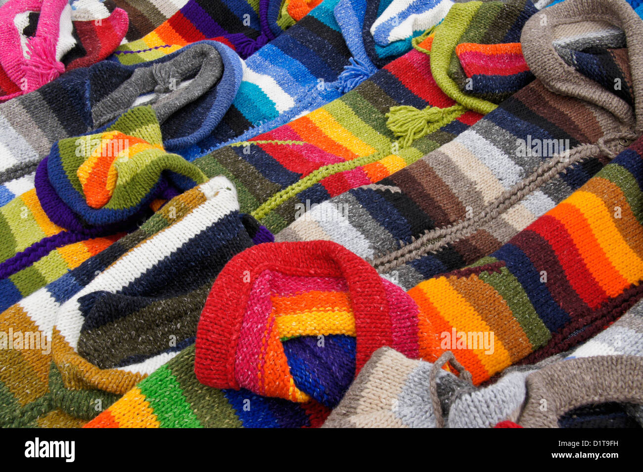 Colorato maglioni di lana per la vendita a Punta Arenas, Patagonia, Cile  Foto stock - Alamy