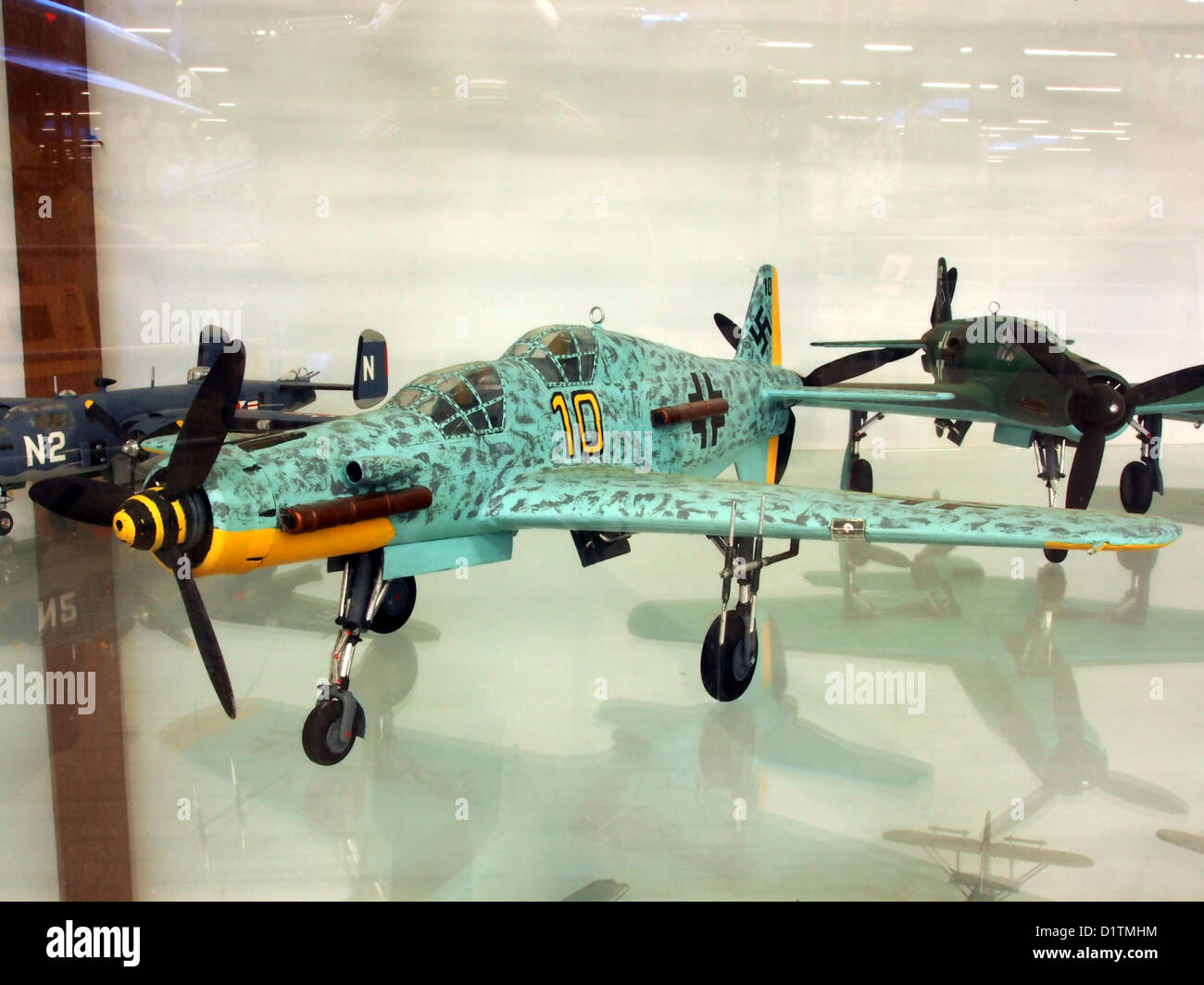Modelli in scala di aerei militari in Technik Museum Speyer.... Fare 335 A-6 Foto Stock