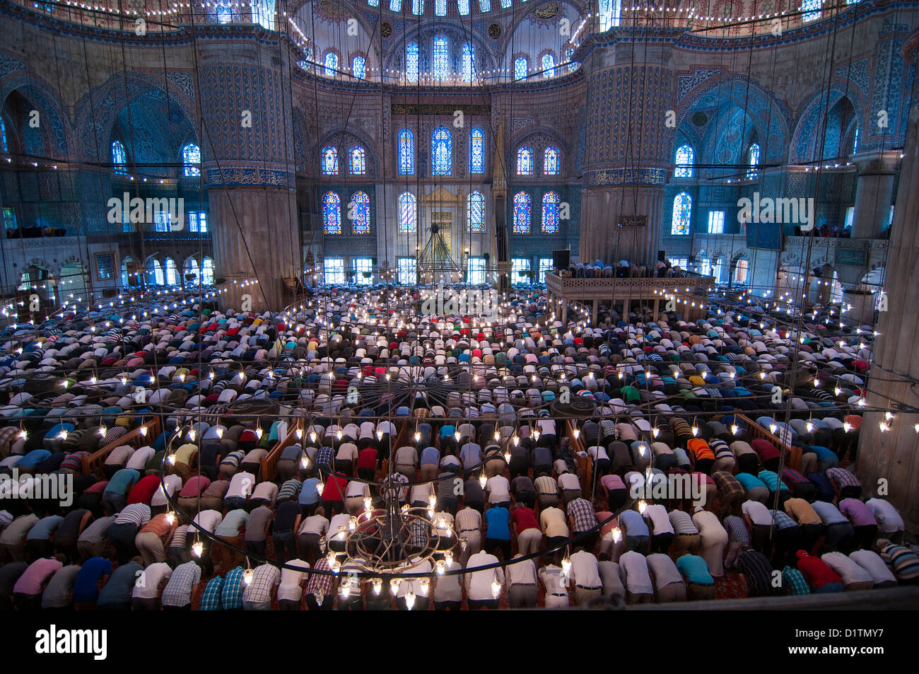 Venerdì islamico preghiera, Sultan Ahmet, moschea di Istanbul Foto Stock