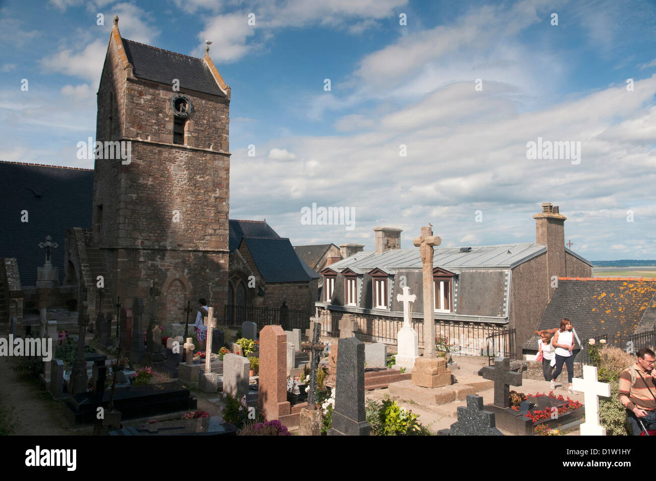 Il cimitero all'interno della cittadella di Mont Saint Michelle, Francia Foto Stock