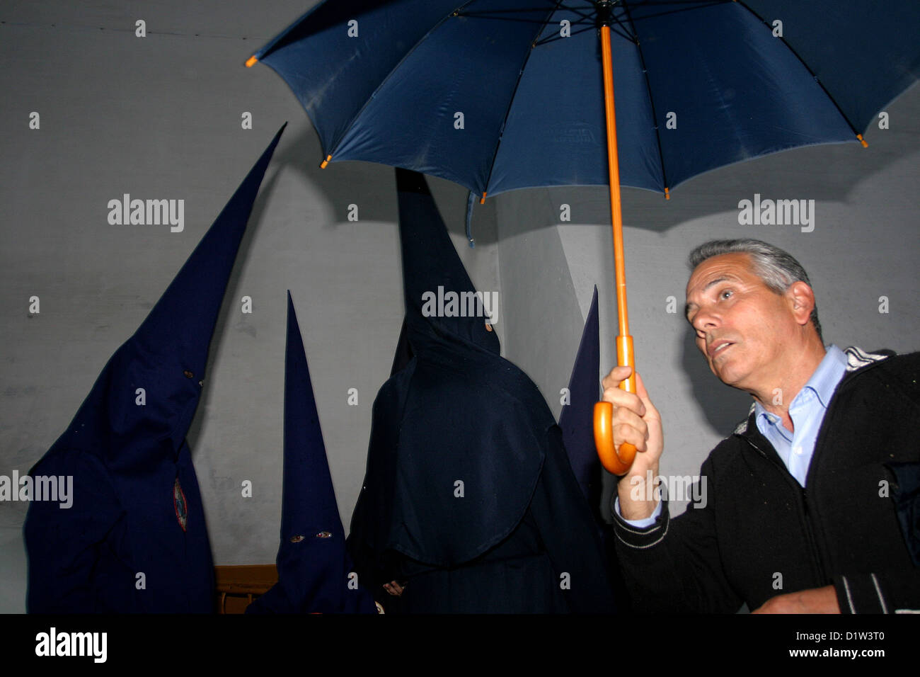 Semana Santa (Pasqua), Fiesta. Festa per le strade del centro storico di Siviglia. Andalusia, sud della Spagna Foto Stock