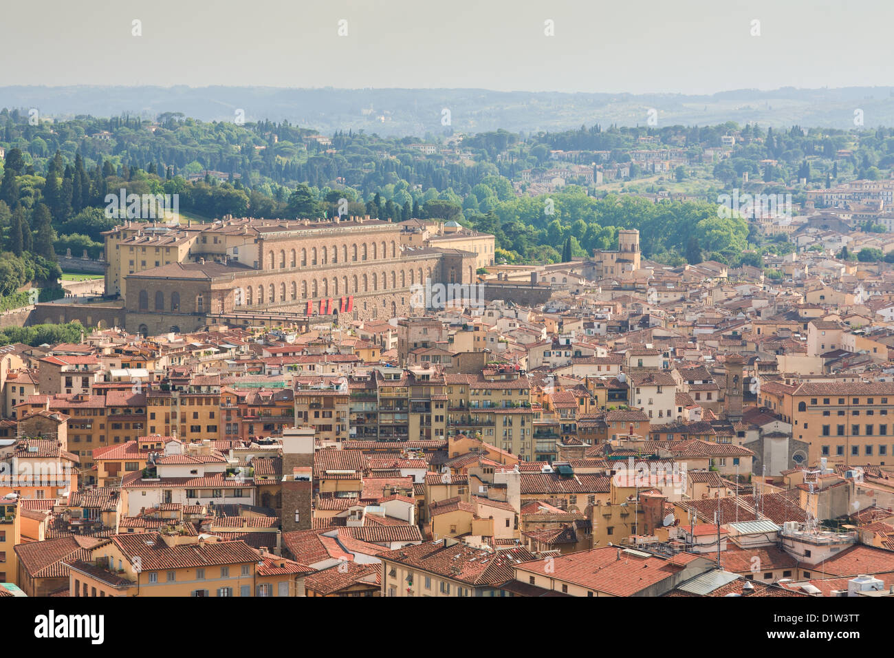Palazzo Pitti e i tetti di Firenze Foto Stock