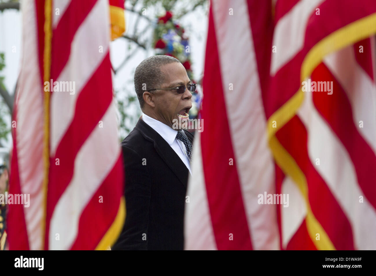 Gennaio 6, 2013 - Los Angeles, California (CA, Stati Uniti - cantante Robbie Britt Robbie Britt Canta America la bella durante una celebrazione del centenario della nascita di ex presidente Richard Nixonon Domenica, 06 gennaio, 203 a Richard Nixon Presidential Library e luogo di nascita a Yorba Linda, California, Stati Uniti d'America. (Credito Immagine: © Ringo Chiu/ZUMAPRESS.com) Foto Stock