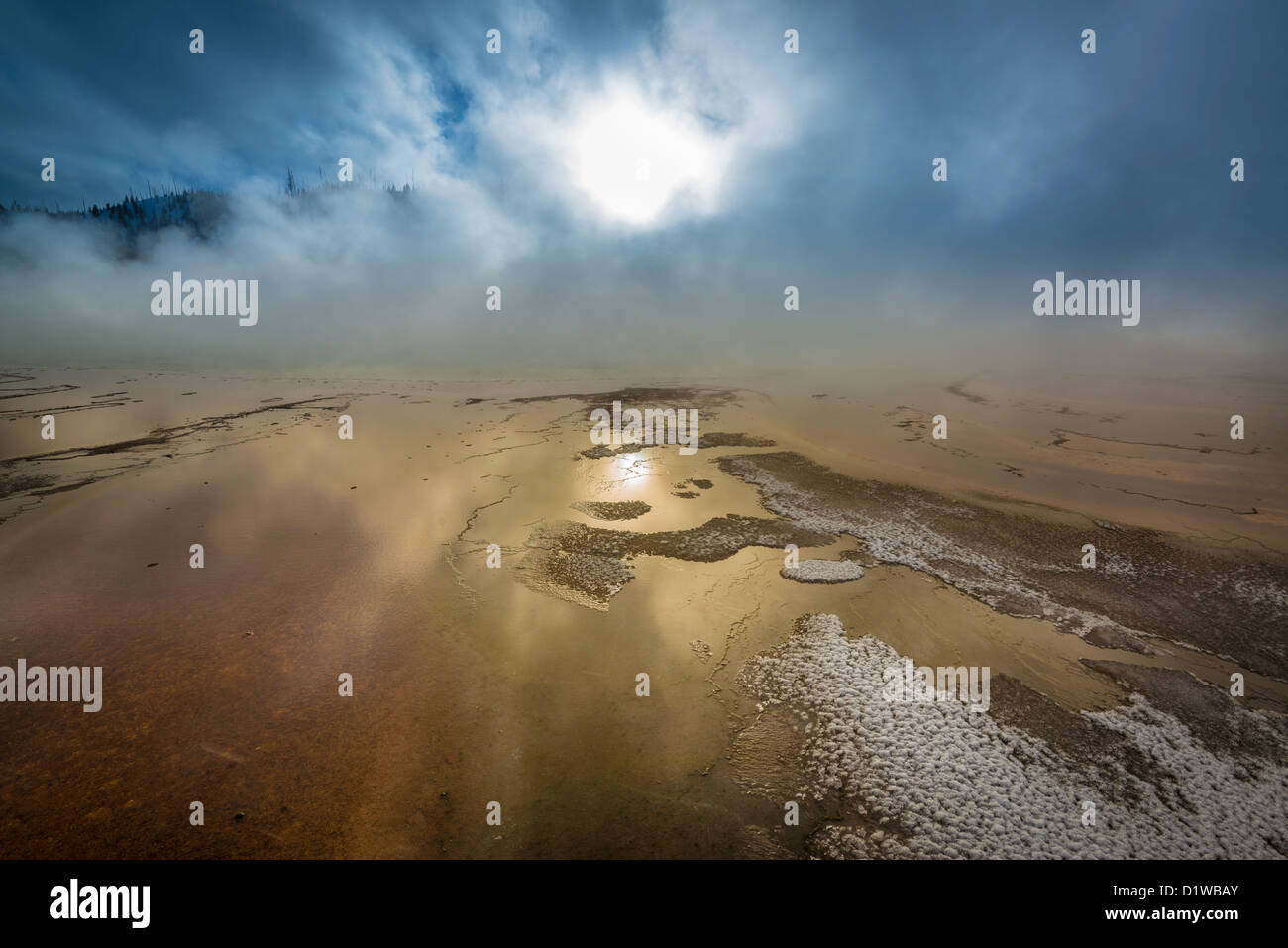 Grand Prismatic piscina termale in inverno Foto Stock