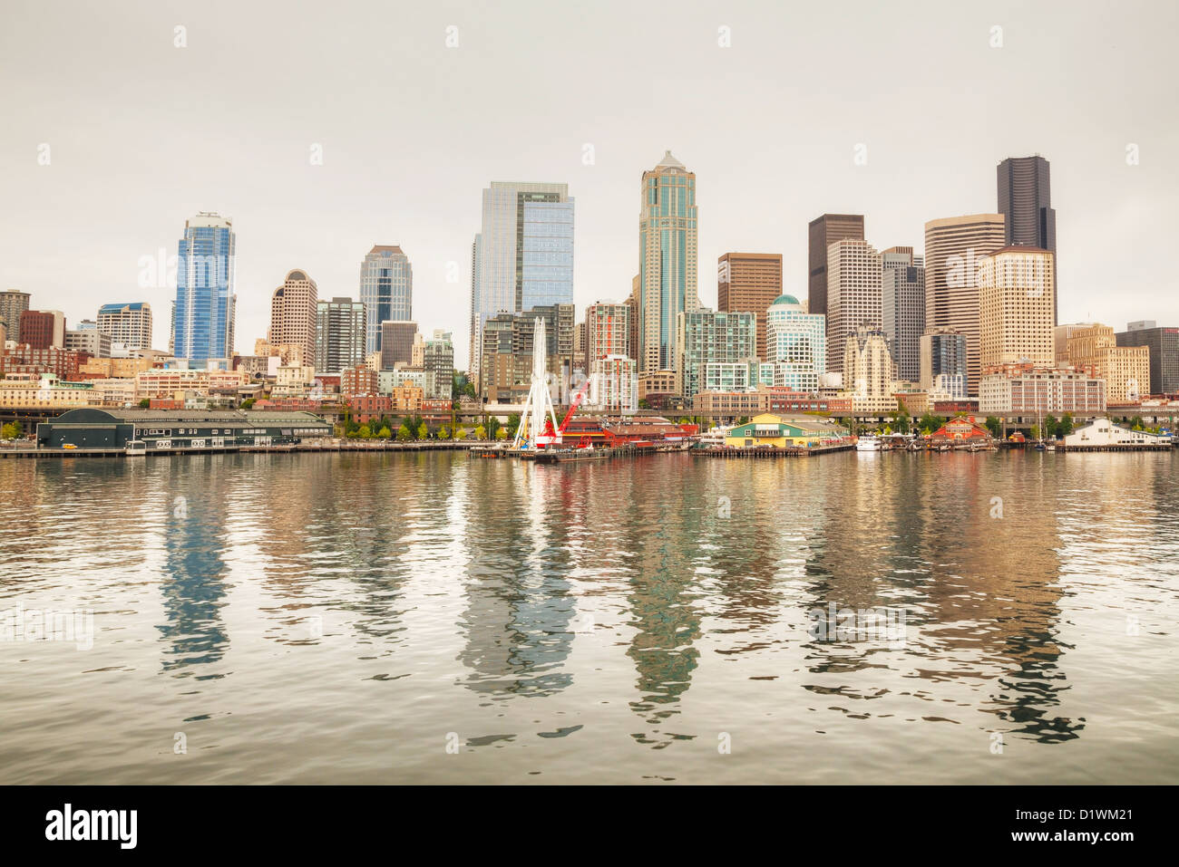 Paesaggio di Seattle come visto dalla baia Foto Stock