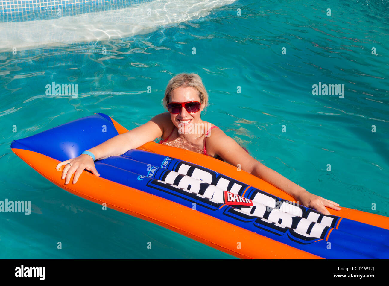 Bev giornalista di Lione con la Scottish Daily Record in Tenerife, Isole Canarie, Spagna. Foto Stock