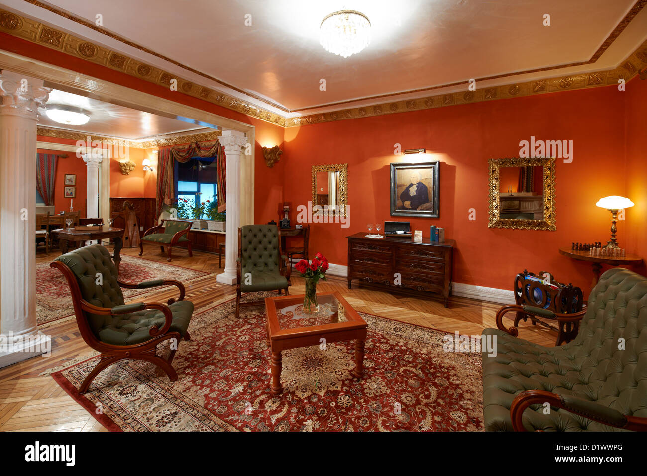 Interior shot della lobby in stile coloniale Hotel nominata città arte Hotel Silberstein, Quito Ecuador Foto Stock