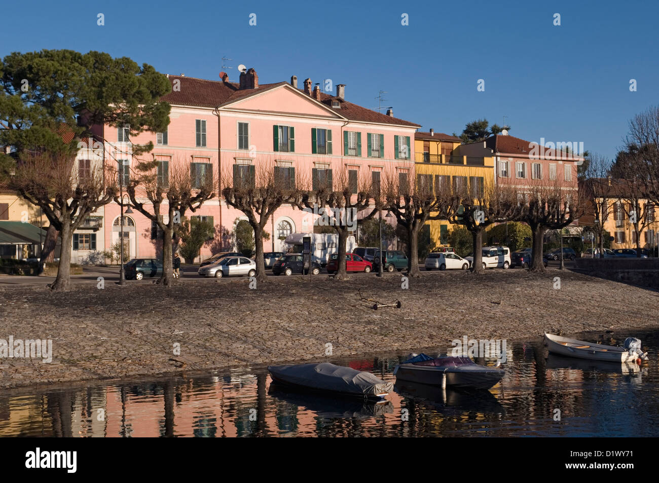 Il comune di Angera, Lago Maggiore, Italia Foto stock - Alamy