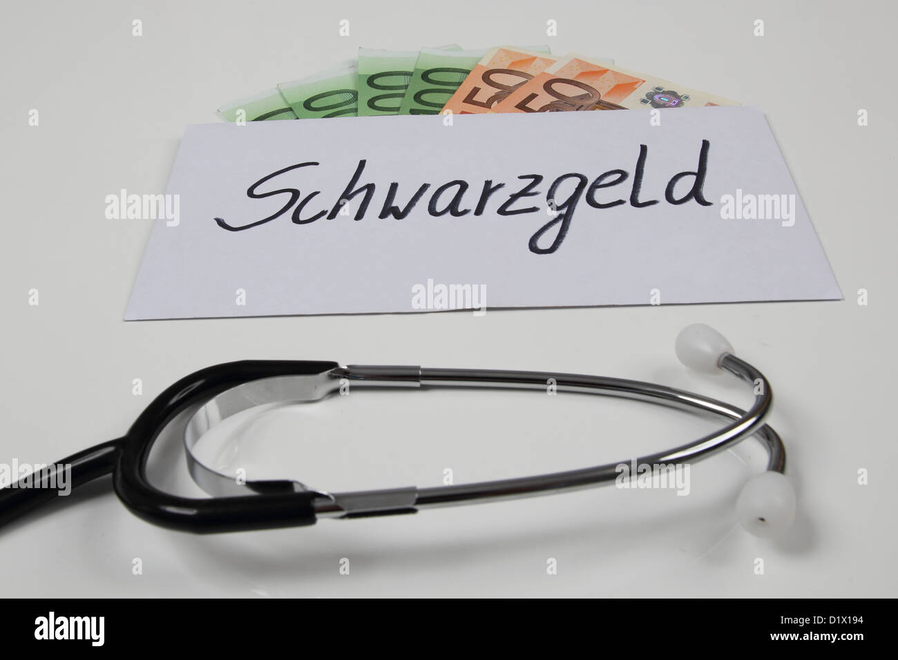 La busta con il denaro sporco in campo medico Foto Stock