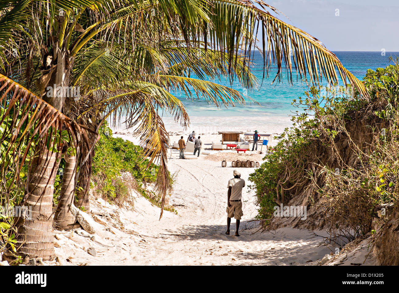 Percorso per le sabbie rosa beach a Dunmore Town, Harbour Island, Bahamas Foto Stock