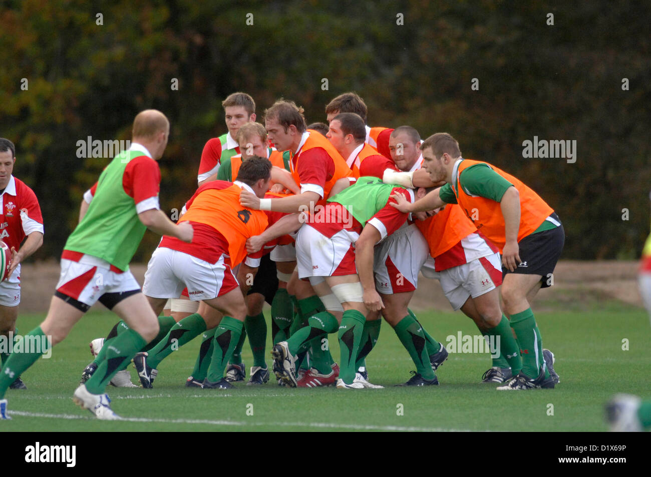 Il Galles rugby formazione presso il Resort Vale a Cardiff davanti a loro autunno serie di internazionali nel 2009. Solo uso editoriale. Foto Stock