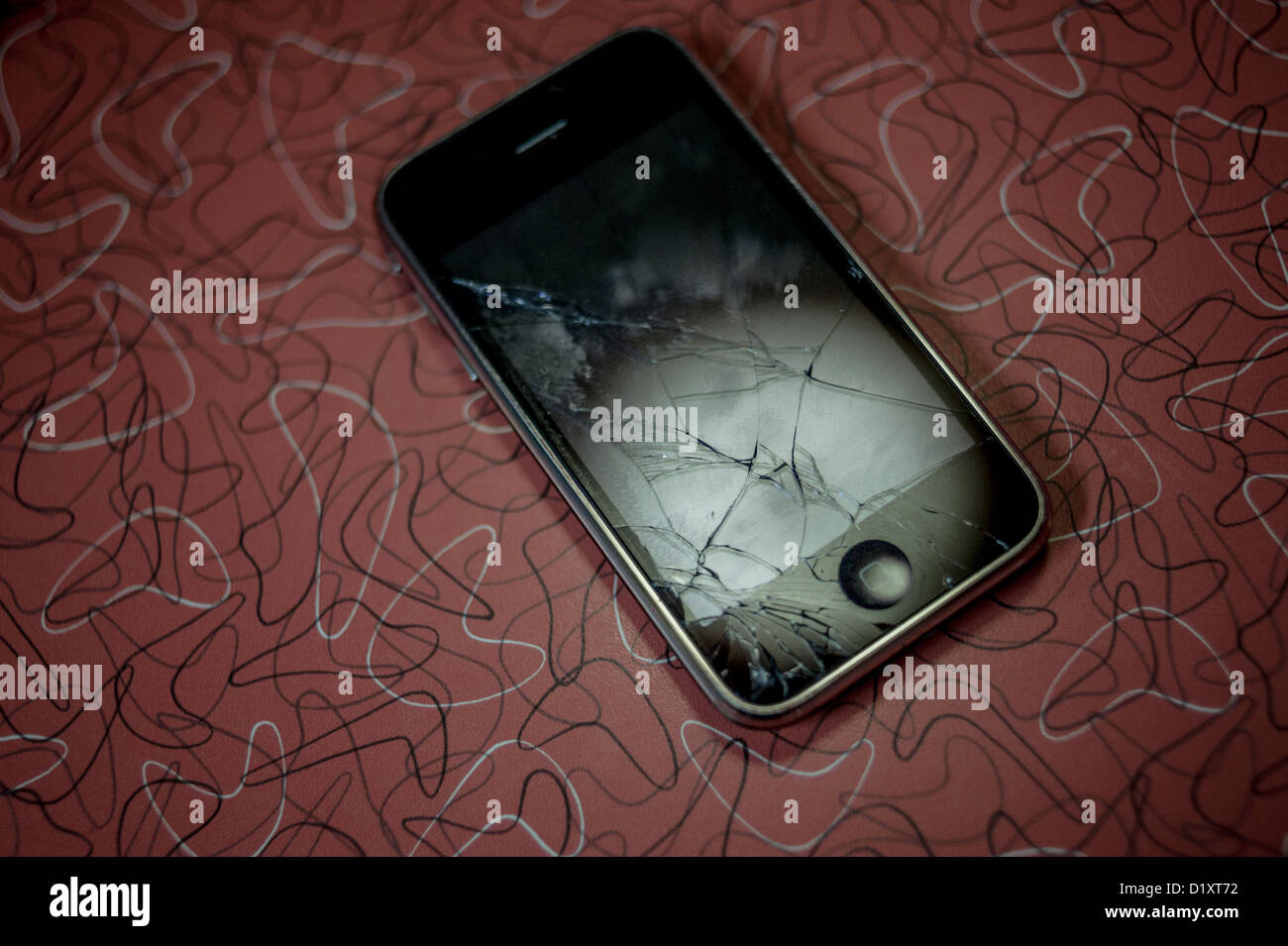 Apple iPhone con schermo rotto Foto Stock