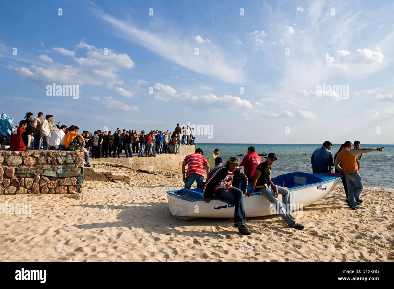 Tunisia Hammamet, la gente sulla spiaggia della Medina Foto Stock