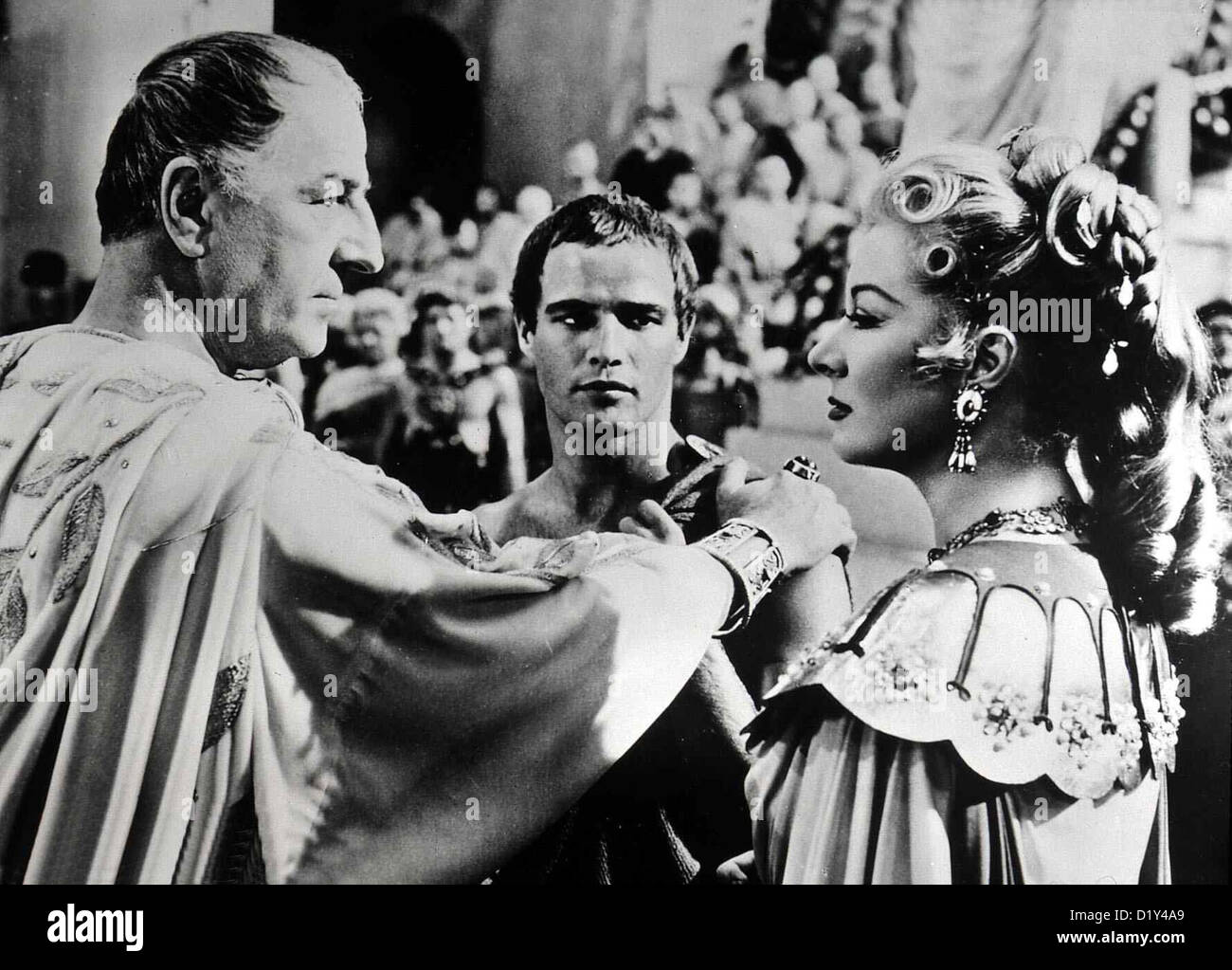 Giulio Cesare Giulio Cesare Louis Calhern, Marlon Brando, Greer Garson Giulio Cesare (Louis Calhern) wird von Gattin Foto Stock