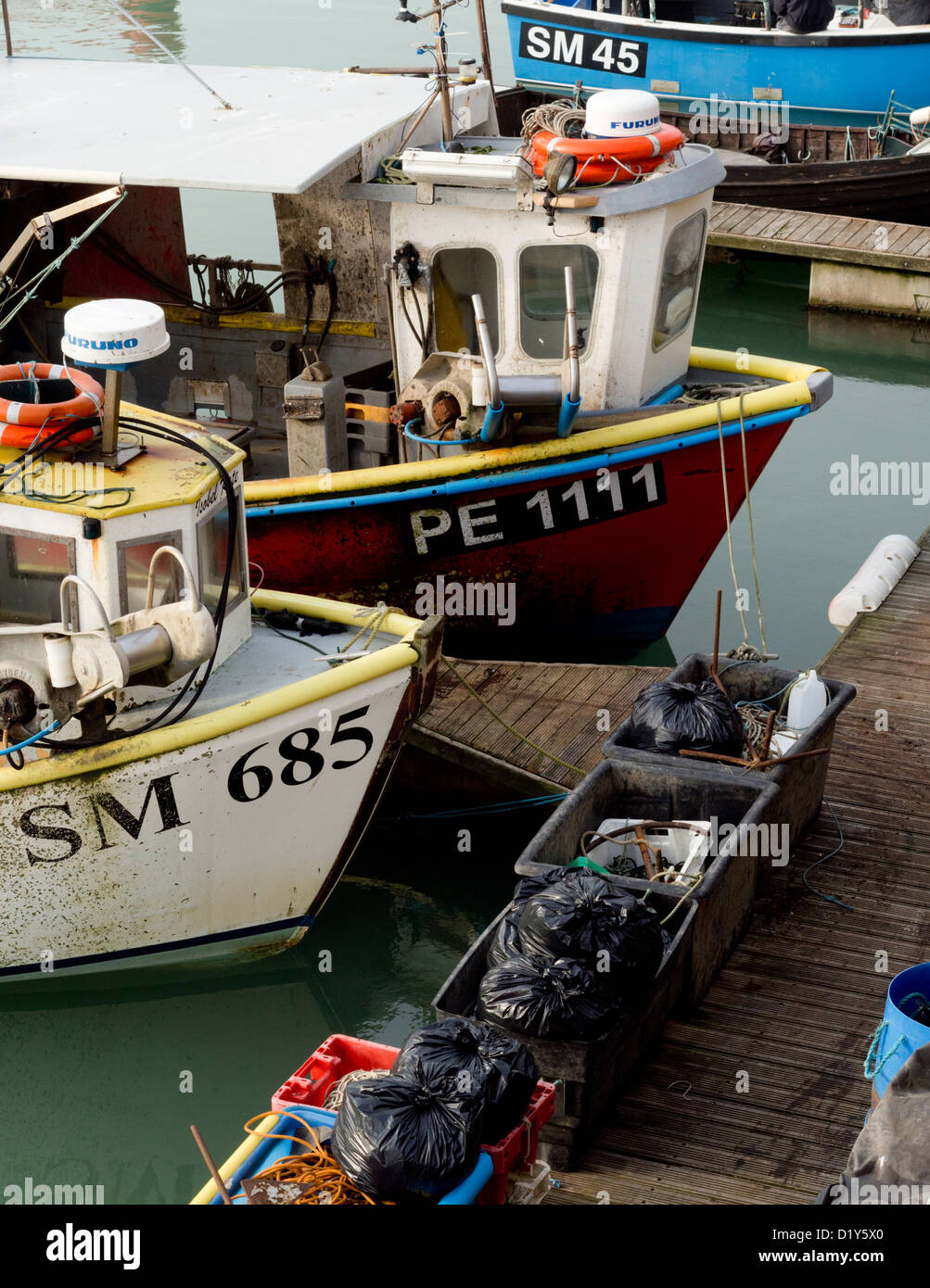 Brighton Marina: barche per la pesca nella zona orientale della marina Foto Stock
