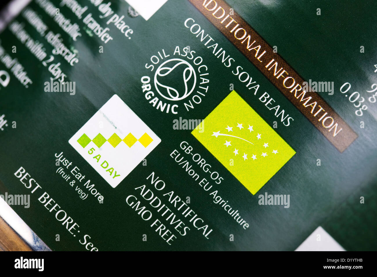 Etichettatura organico su un barattolo di fagioli misti. Foto Stock
