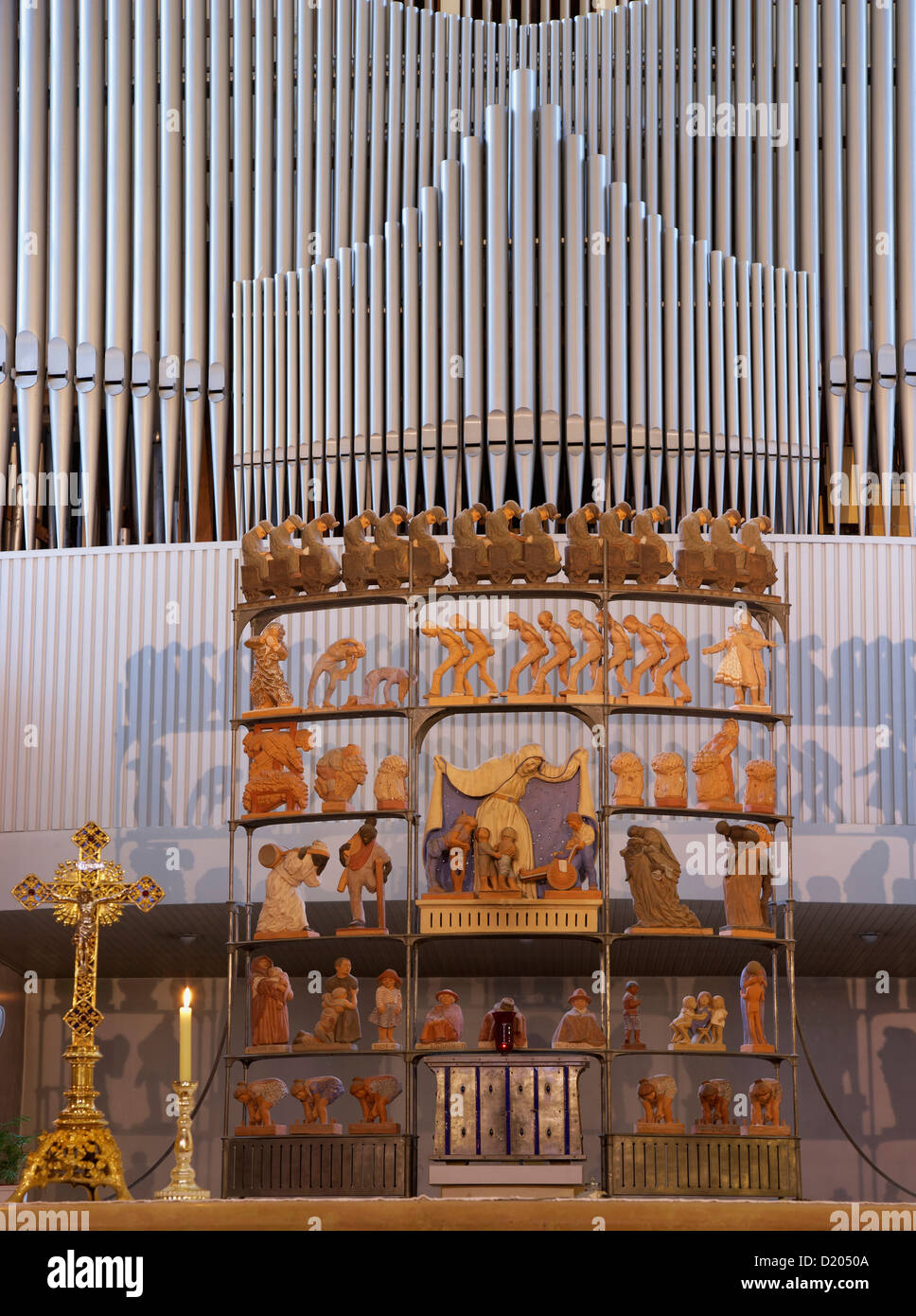 Altare all interno della Liebfrauenkirche, la Chiesa di Nostra Signora, Puettlingen, Saarland, Germania, Europa Foto Stock