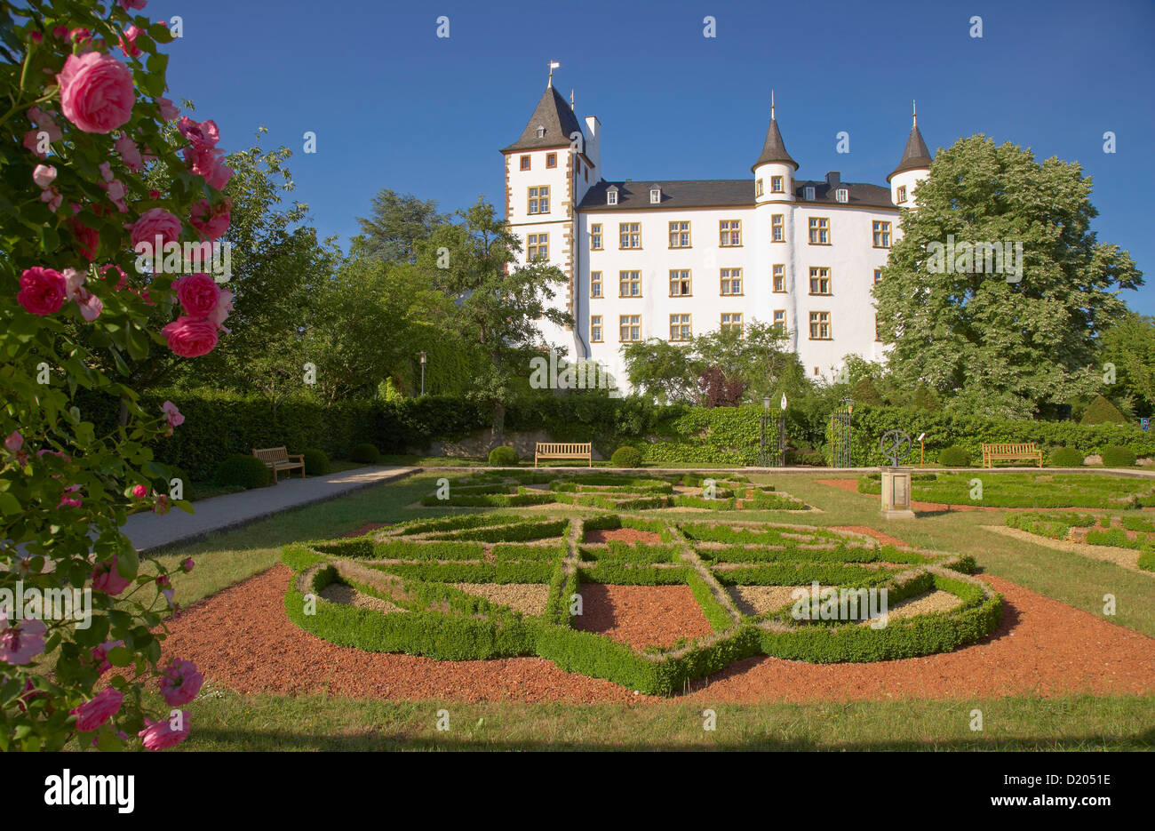Schloss Berg, Berg castello con giardino rinascimentale, Gaerten ohne Grenzen, Perl-Nennig, Saarland, Germania, Europa Foto Stock