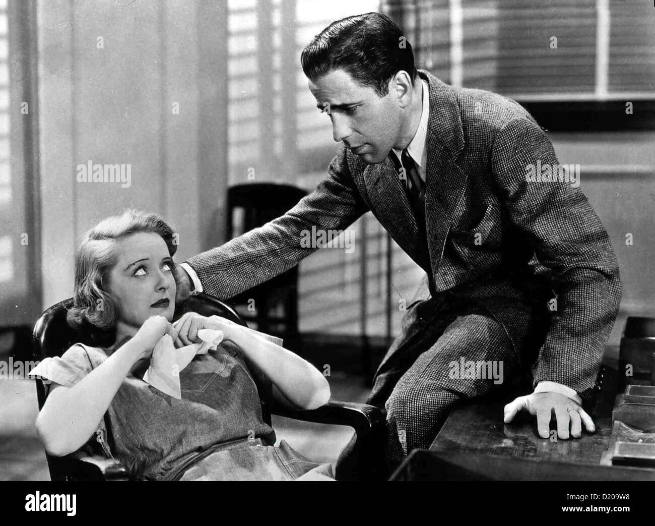 Mord Im Nachtclub Marked Woman Bette Davis, Humphrey Bogart Nachdem ihr Zuhälter ihre Schwester umgebracht hat, geht die Foto Stock