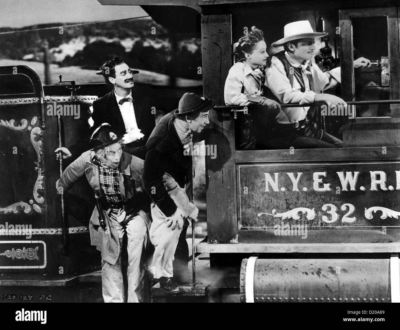 Die Marx Brothers: Go West Marx Brothers: andare a ovest v.l. Gli Harpo Marx, Groucho Marx, Chico Marx, Diana Lewis, John Carroll Der Foto Stock