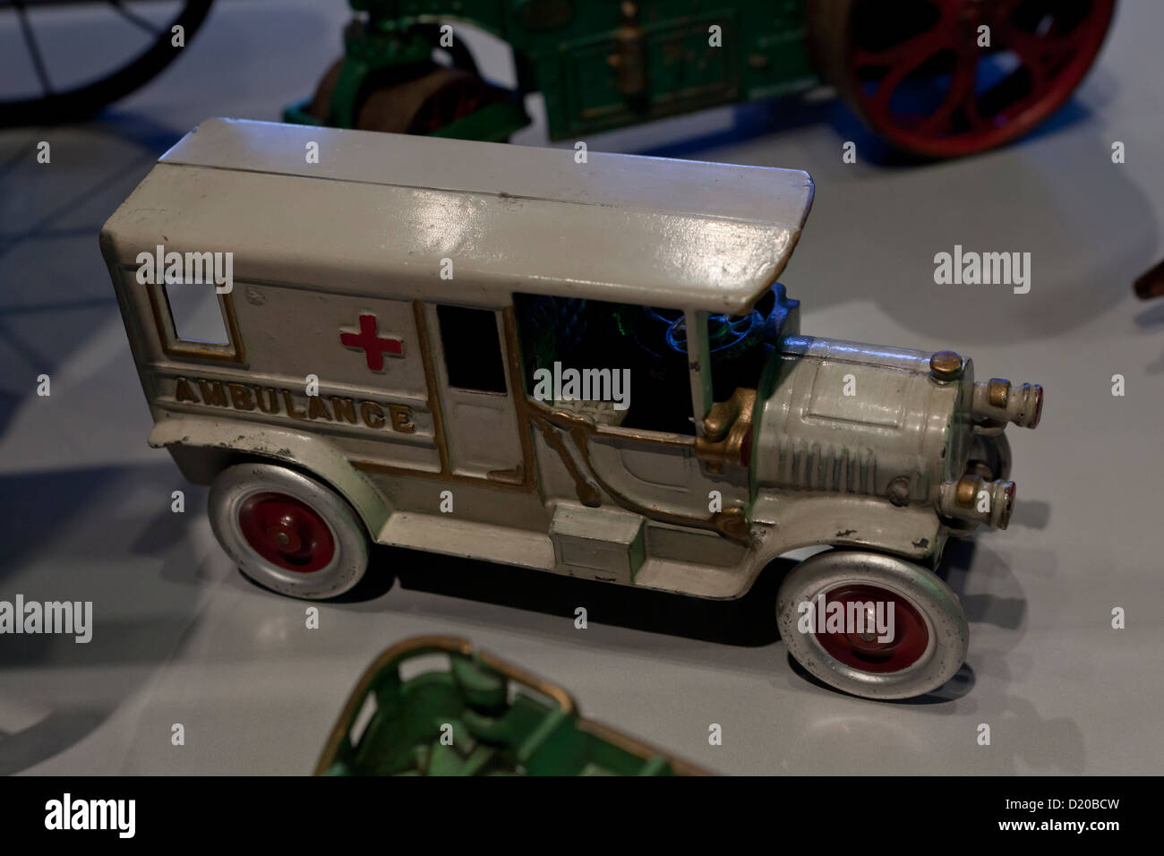 Antique filiera ghisa ambulanza giocattolo - USA Foto Stock