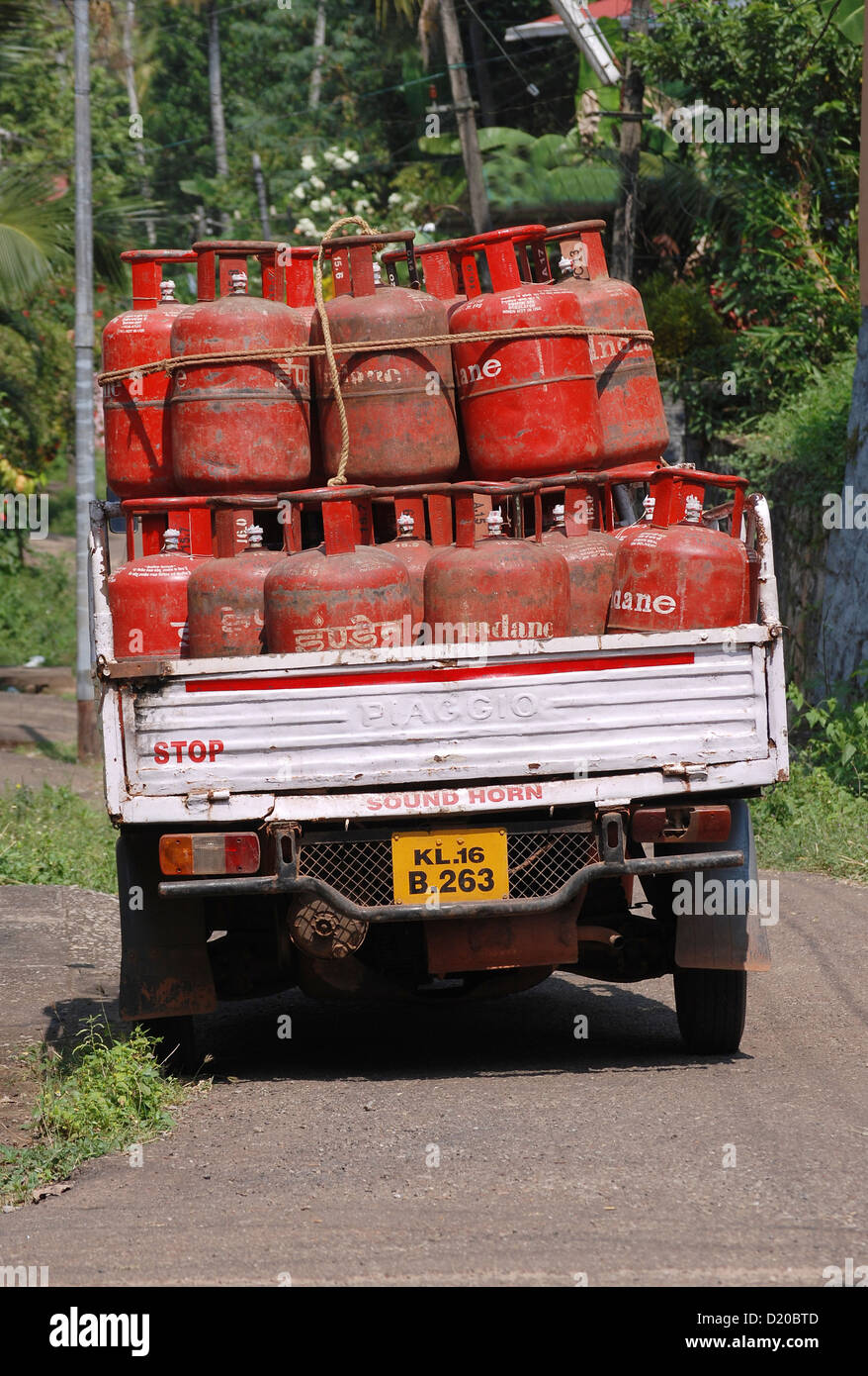 Il GPL di bombole di gas in un'auto,l'india Foto Stock