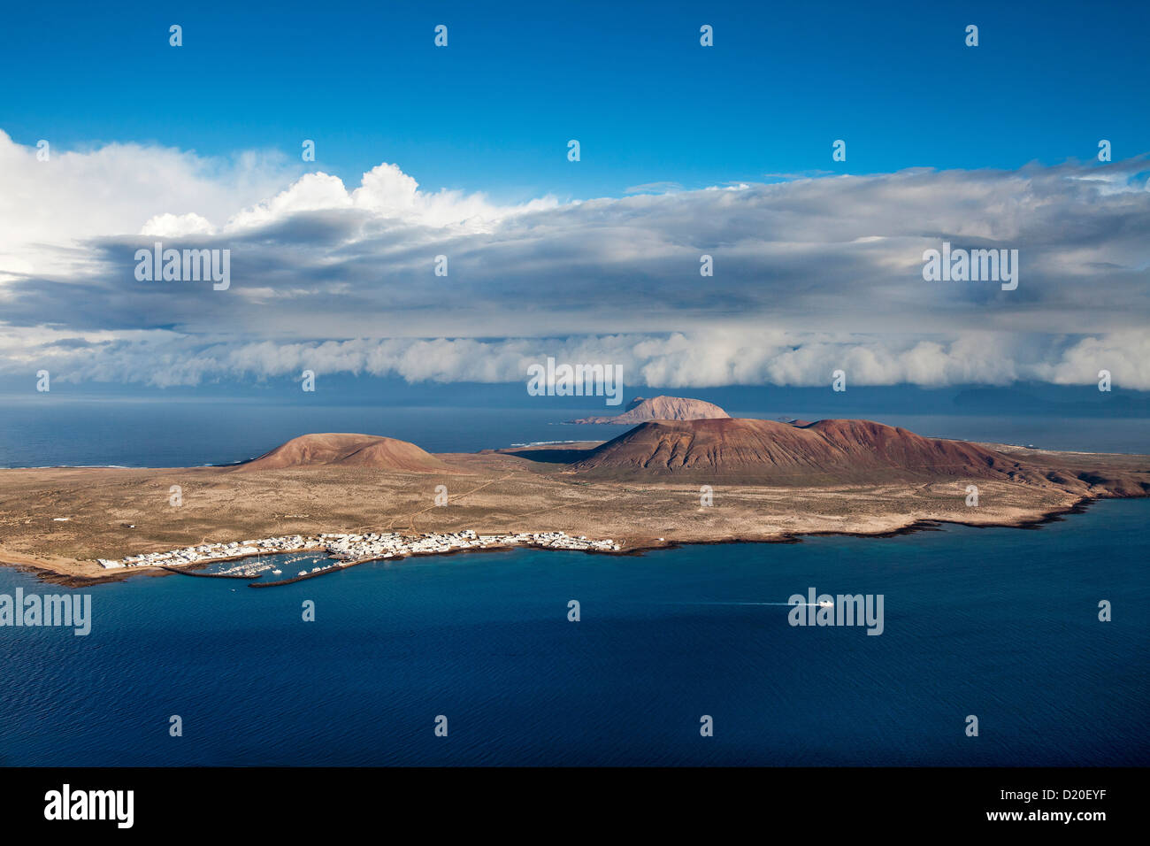 Vista dell'isola di La Graciosa, Lanzarote, Isole Canarie, Spagna, Europa Foto Stock