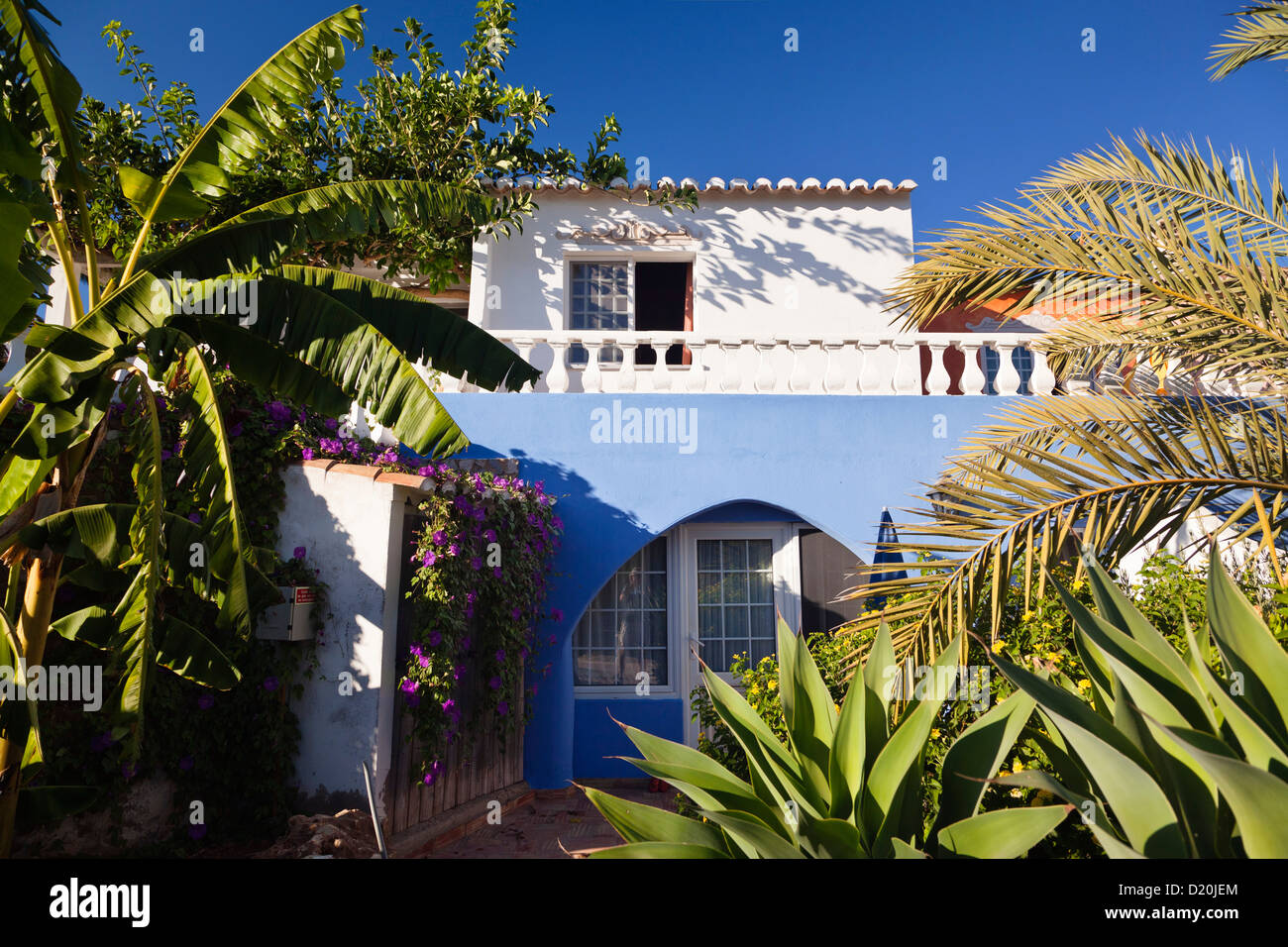 Estate cottage vicino a Lagos nella luce del sole, Algarve, Portogallo, Europa Foto Stock