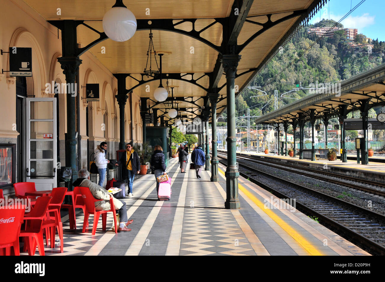 La stazione ferroviaria di Taormina Giardini Naxos, Sicilia, Italia, Taormina, eastcoast, Sicilia, Italia Foto Stock