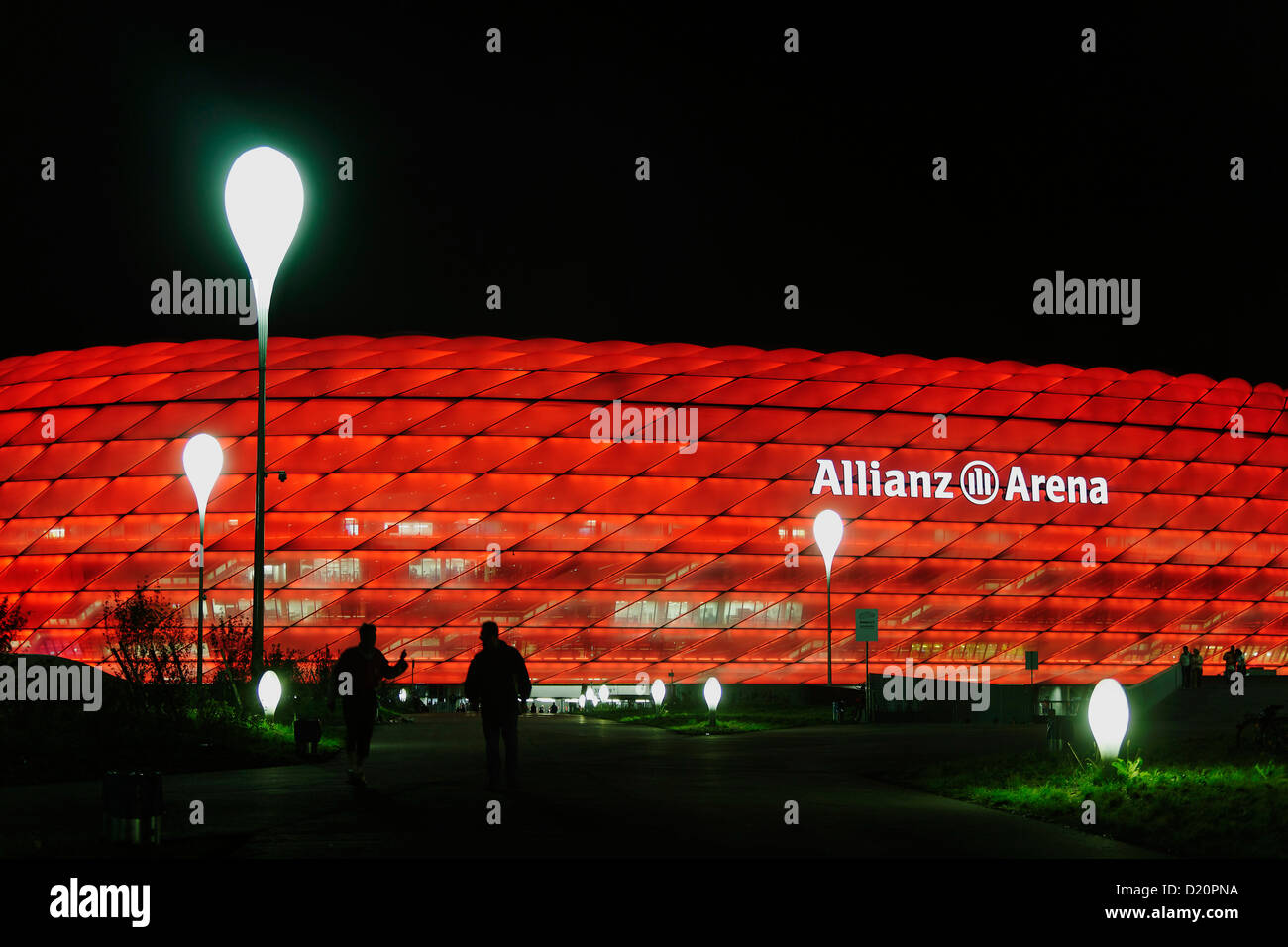 Allianz Arena Soccer stadion di notte, Monaco di Baviera, Baviera, Baviera, Germania, Europa Foto Stock