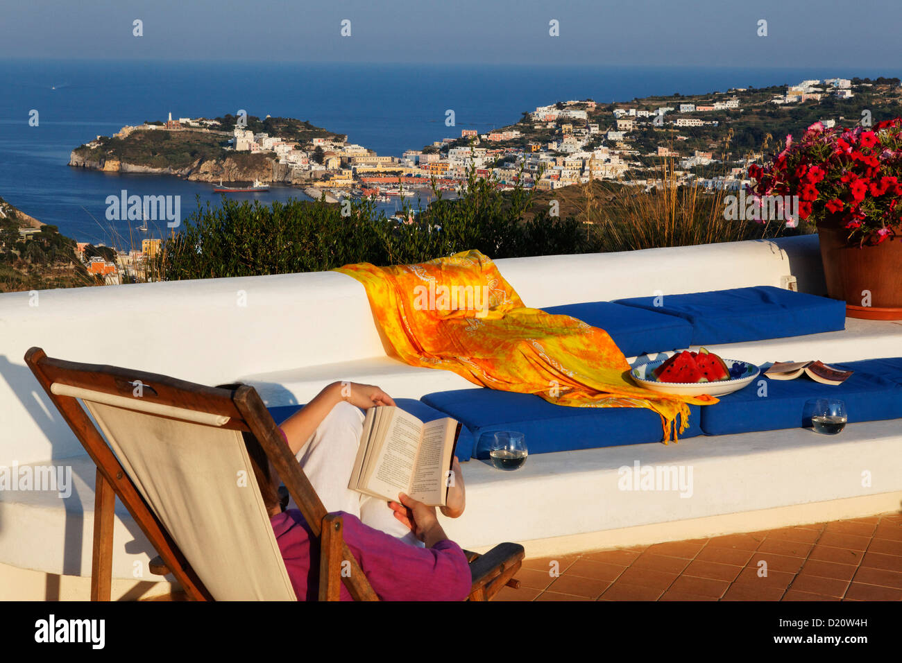 La terrazza dell'affitto vacanze Gabbiano, Isola di Ponza e isole Pontine, Lazio, l'Italia, Europa Foto Stock