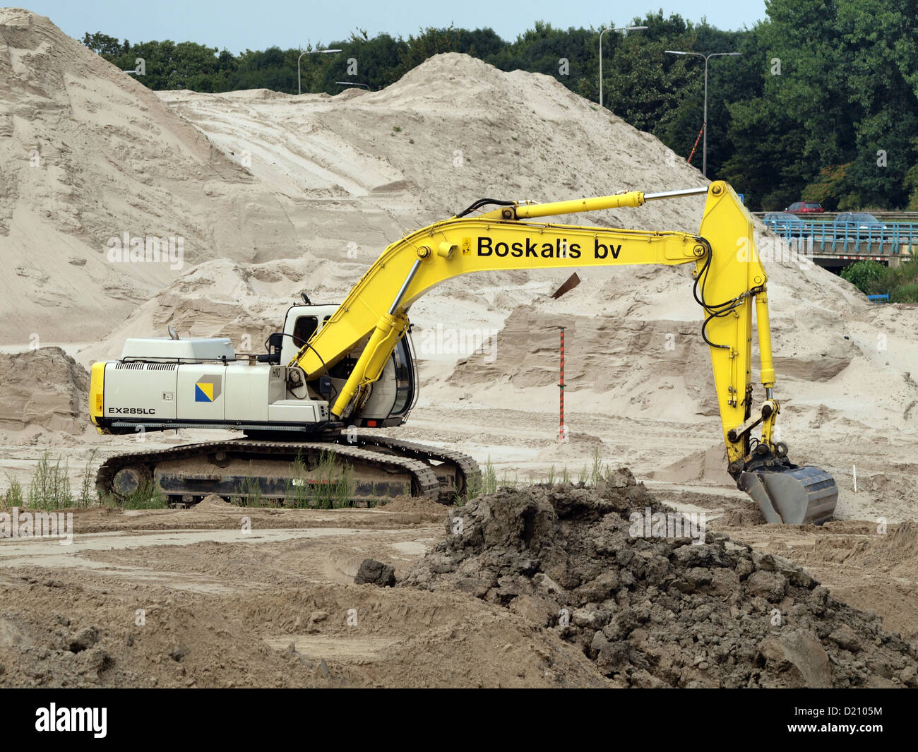 L'escavatore Boskalis EX285LC è progettato per progetti di movimento terra su larga scala. È dotato di un potente impianto idraulico per operazioni efficienti di scavo, sollevamento e movimentazione dei materiali nelle attività di costruzione e scavo. Foto Stock