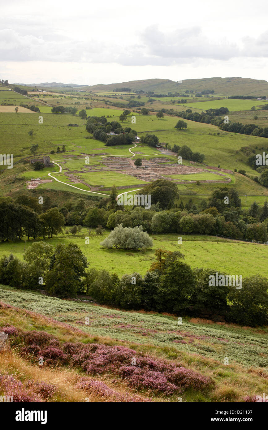 Vista su scavo archeologico Vindolanda, il romano Vindolanda Fort, Sito del Patrimonio Mondiale, Bardon Mill, Hexham, Northumberl Foto Stock