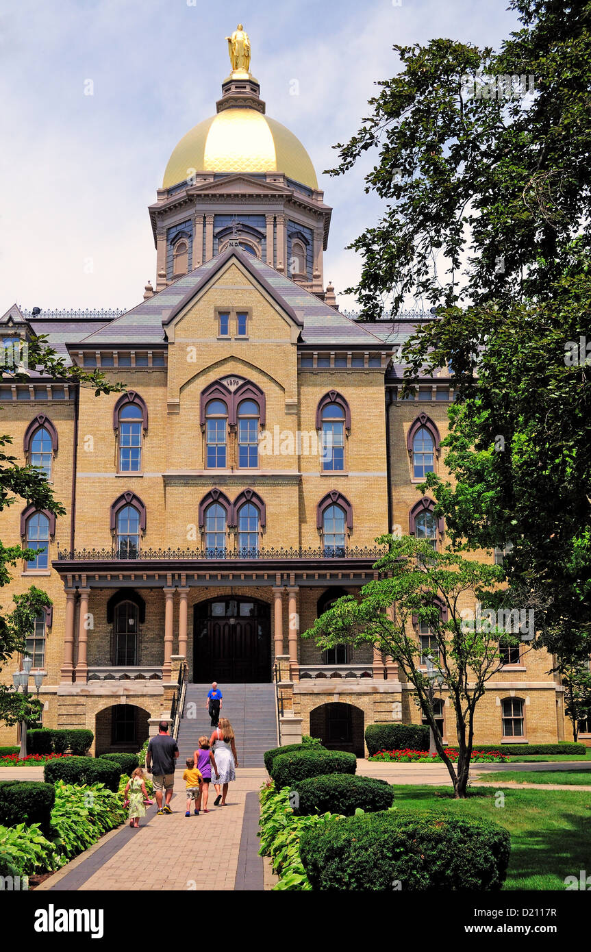Stati Uniti d'America Indiana South Bend università di Notre Dame Edificio Principale cupola dorata Foto Stock