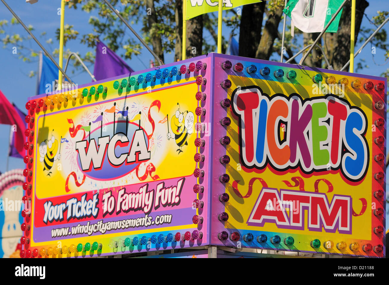 Stati Uniti Illinois South Elgin colorato ticket booth fiera della comunità Foto Stock