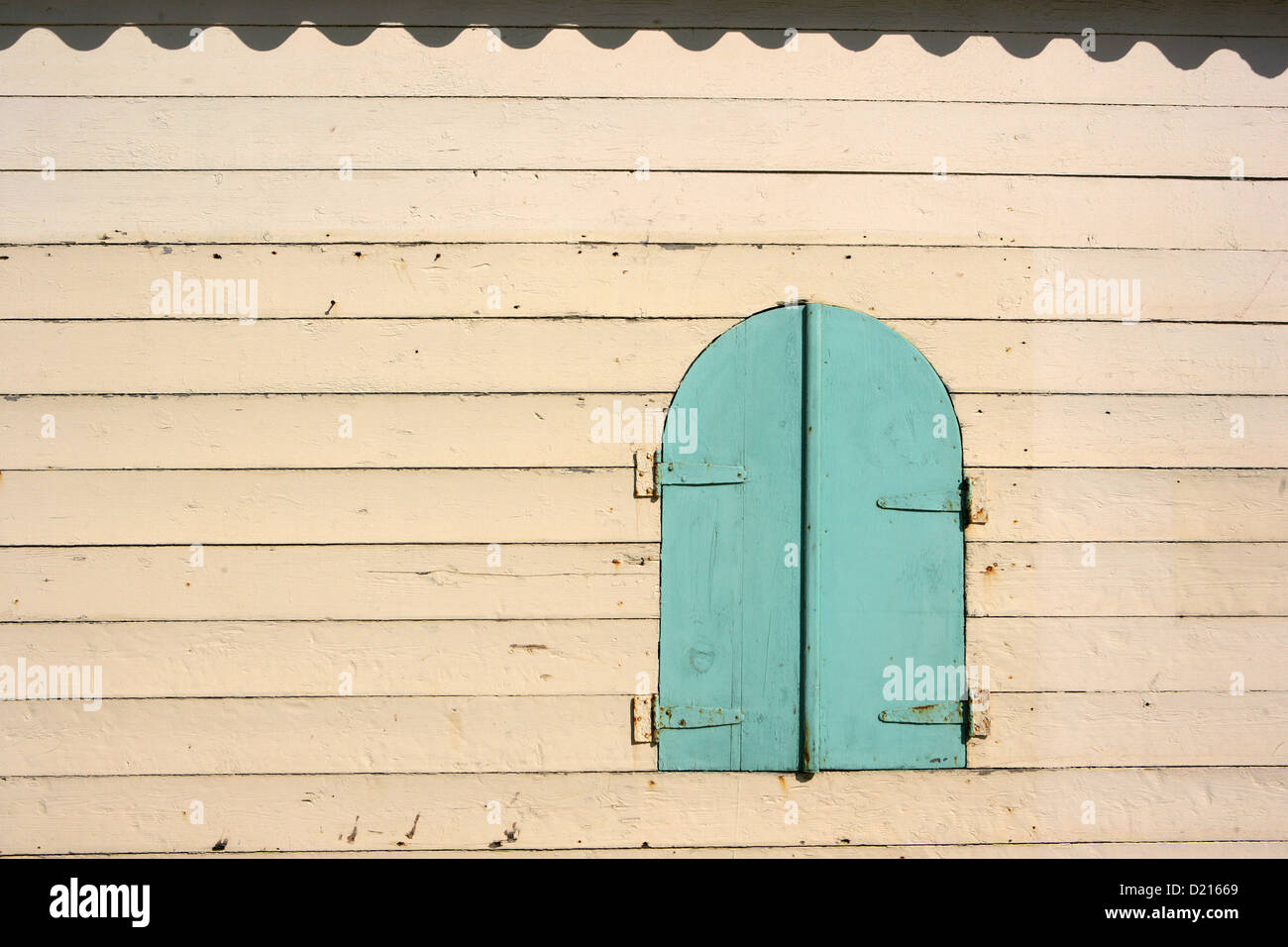 Finestra chiusa persiane, Hammamet, Tunisia Foto Stock