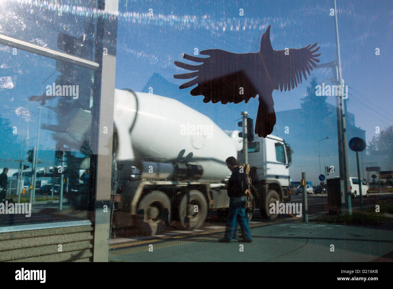 Poznan, Polonia, su un Laermschutzwand innerstaedtischen autostrada Foto Stock