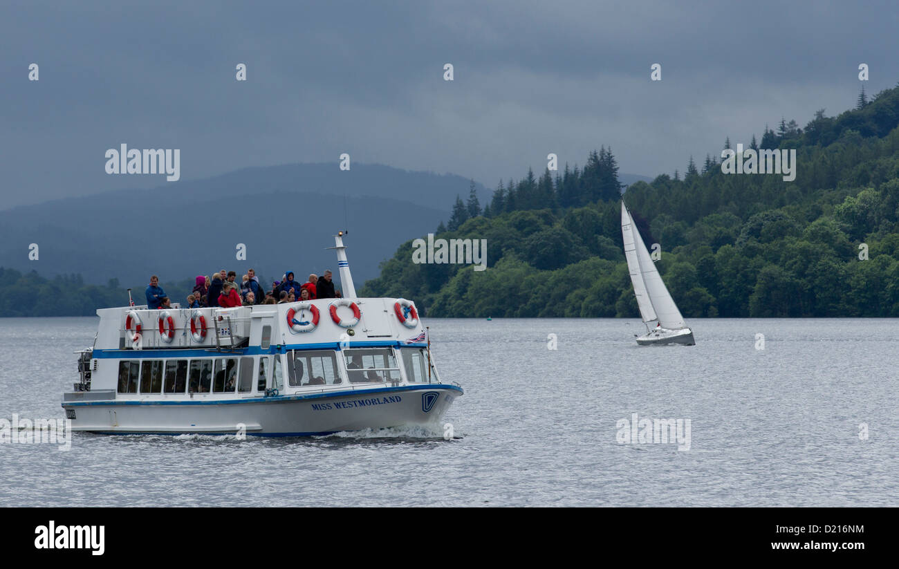 Lake District - Lago di Windermere cruises cruiser passeggero - Traghetto - barca Miss Westmorland piacere moderni cruiser Foto Stock