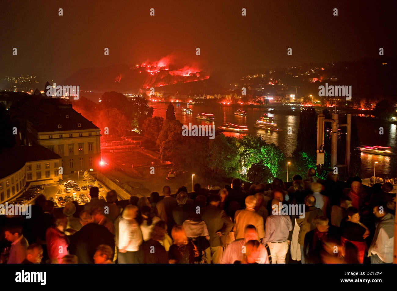 Koblenz, Germania, gli spettatori presso l'evento Reno in fiamme Foto Stock