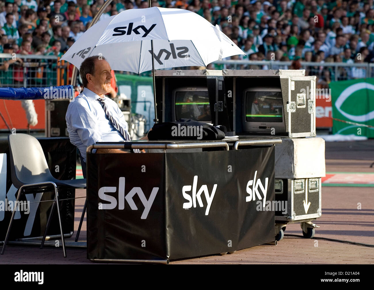 Bremerhaven, Germania, un reporter della pay TV emittente televisiva Sky Foto Stock