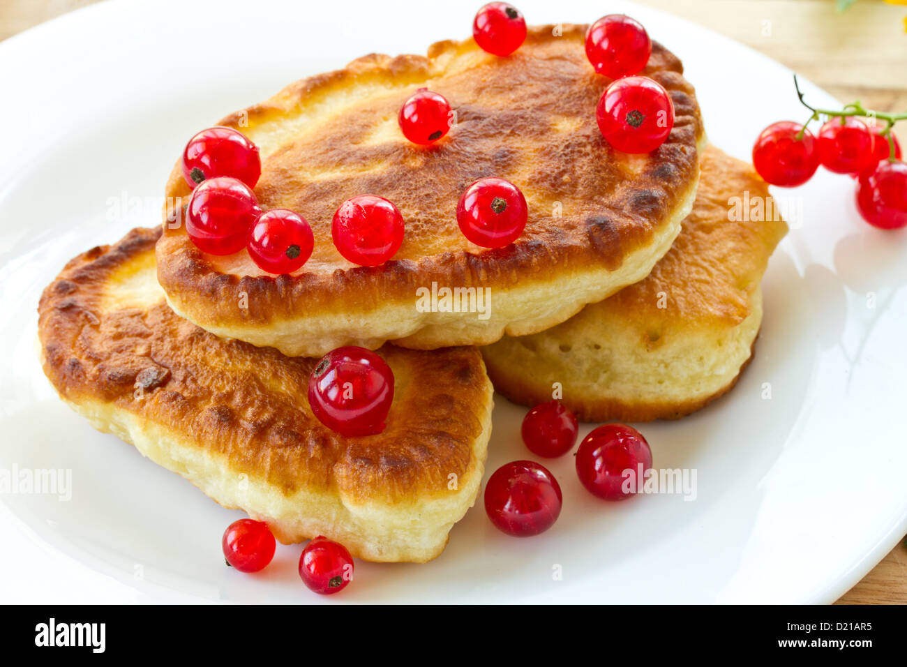 Frittelle con ribes rosso Foto Stock