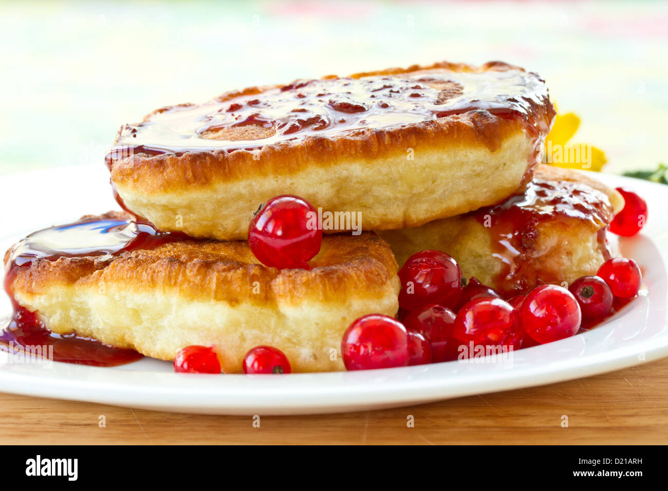 Frittelle con ribes rosso Foto Stock