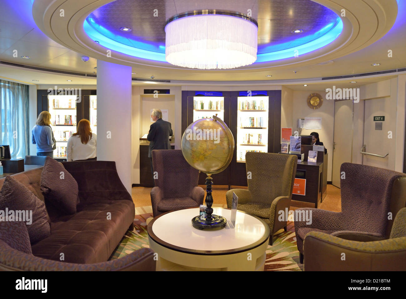 La libreria a bordo di P&O Azura nave da crociera, Amsterdam Noord Holland, Paesi Bassi Foto Stock