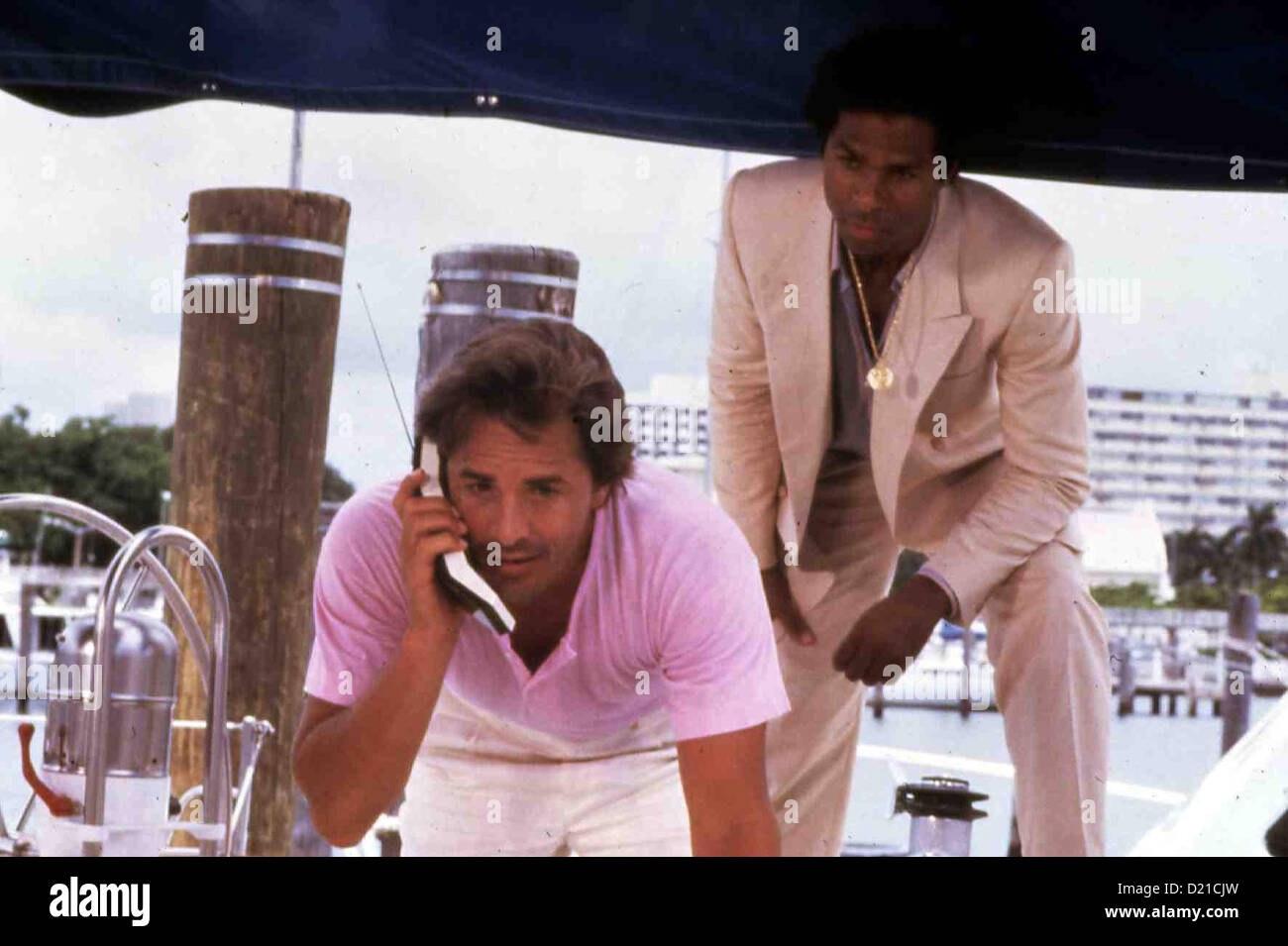 Miami Vice -- Don Johnson e Philip Michael Thomas.Caption locale *** 1984 -- Foto Stock