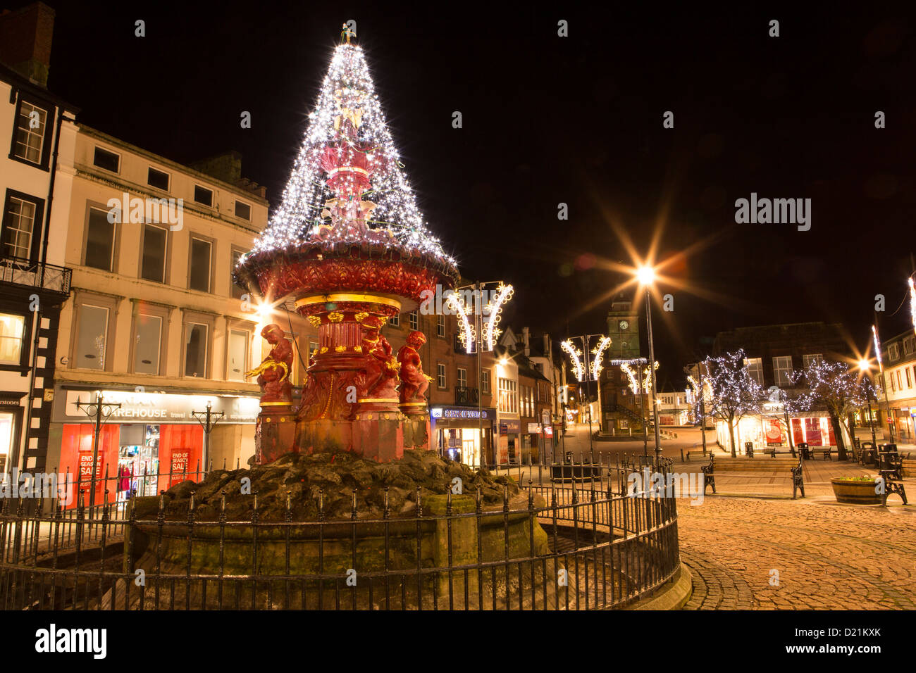 Le luci di Natale a Dumfries town center Foto Stock