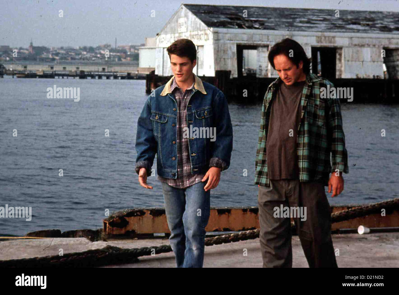 Verrueckte Zeiten uomini non lasciare Chris (Chris O'Donnel, l) Charles (Arliss Howard) *** Caption locale *** 1989 Warner Brothers Foto Stock