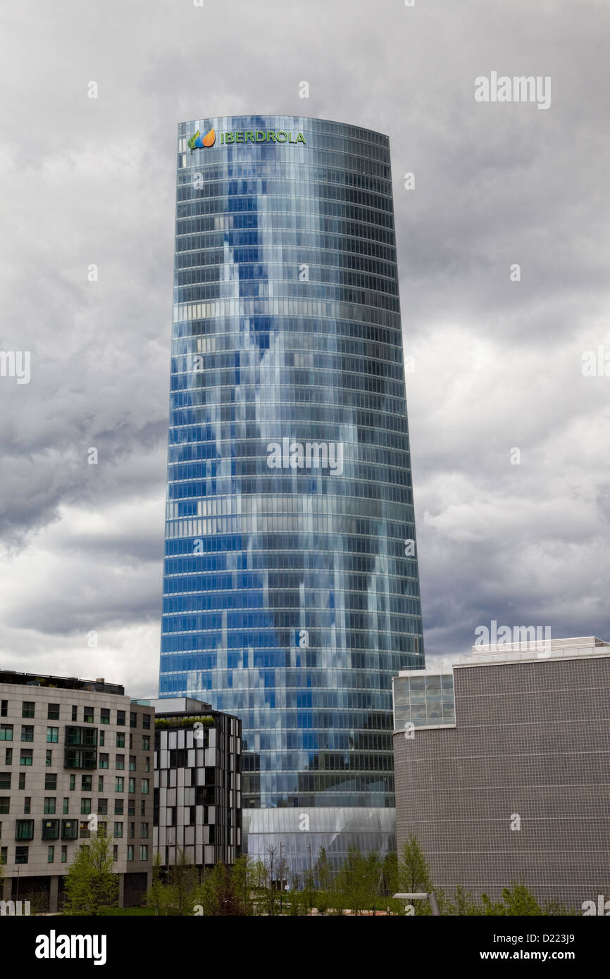 Skyscrapper della Iberdrola società elettriche a Bilbao, progettato dall'architetto Cesar Pelli Foto Stock