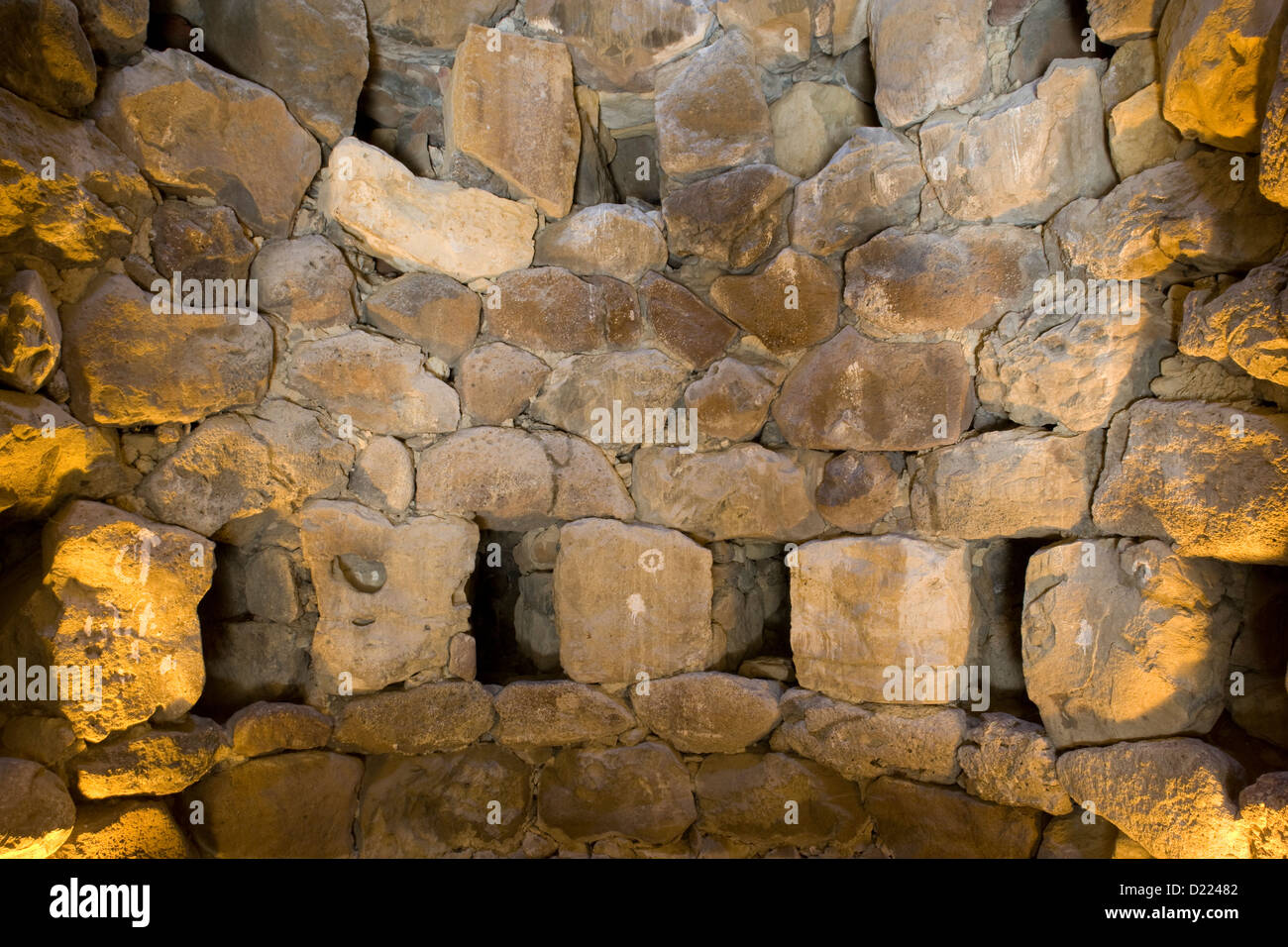 Sardegna: nuraghe Su Nuraxi - interno della camera in una torre del bastione centrale struttura Foto Stock